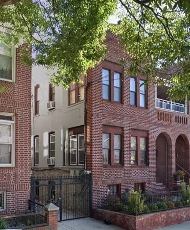 245 E 52Nd St, Brooklyn, NY 11203