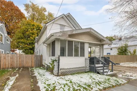 Cleveland Duplex: Investment Opportunity