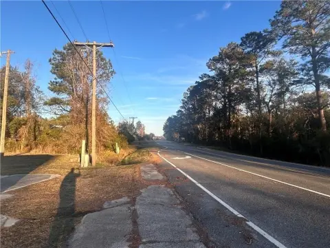 Woodbine Commercial Property For Sale