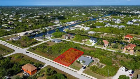 Residential Lot in Waterfront Community