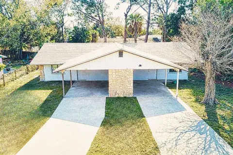 Bradenton Duplex with Carport Parking