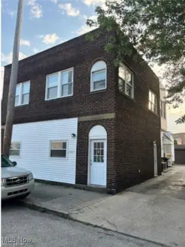 Renovated Triplex in Little Italy