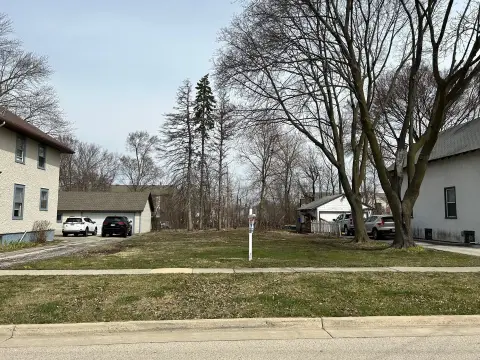 Land in Downtown Libertyville