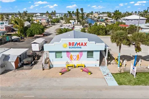 Remodeled Commercial Property in Matlacha