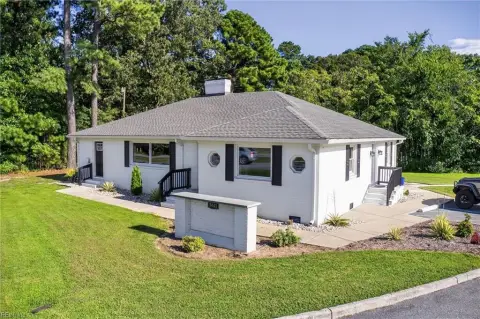 Suffolk Commercial Property with Renovated Buildings
