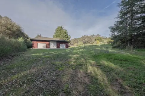 Aromas Land with Garage