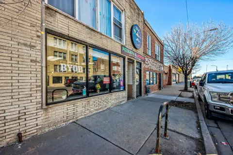 Mixed-Use Property in Belmont Cragin