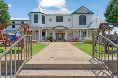 Van Alstyne Office Space Available