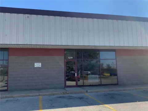 Flexible Commercial Space Near Lindale Mall