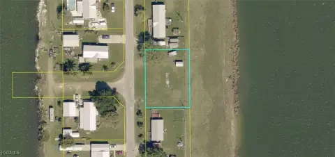 Residential Land in Clewiston, FL