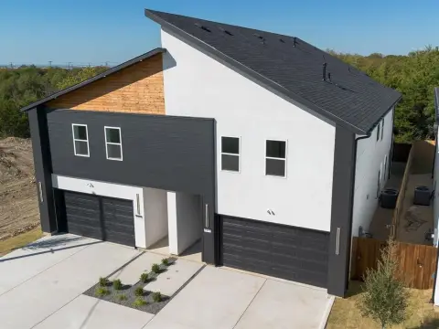 Dallas Duplex with Custom Details