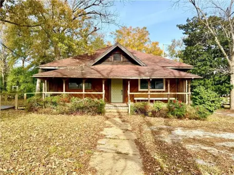 Retail Space with Front Porch