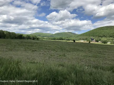 25 Acres in Taconic Valley