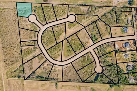 Wooded Lot Near Chisholm Trail