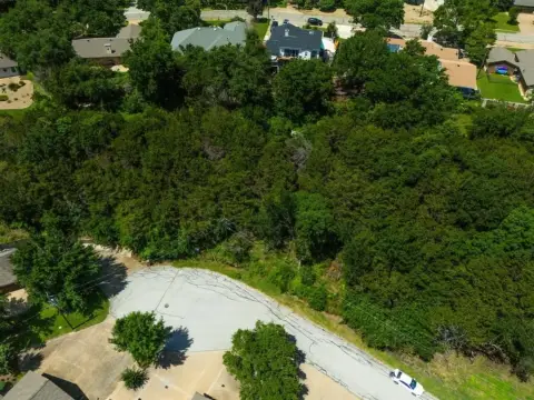 Vacant Land in DeCordova Bend