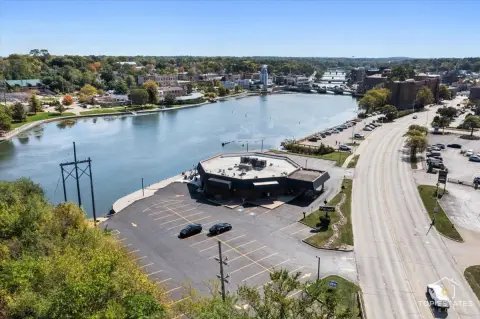 Turnkey Restaurant Opportunity Near Fox River