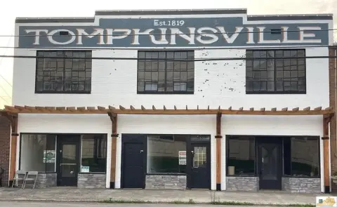 Multi-Functional Building in Downtown Tompkinsville