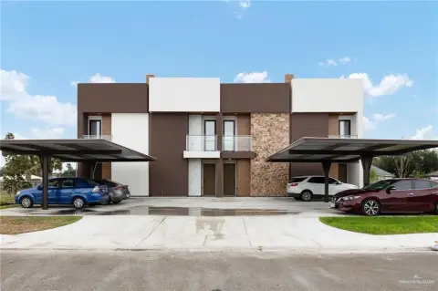 4-Unit Quadplex with Patios