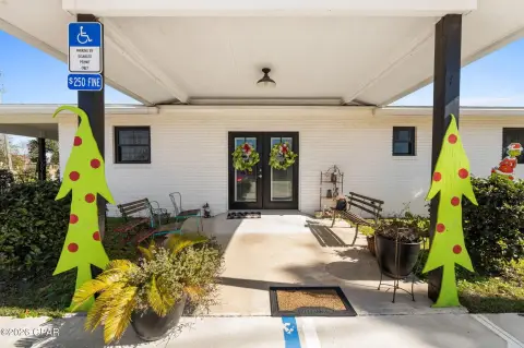 Renovated Commercial Property in Lynn Haven