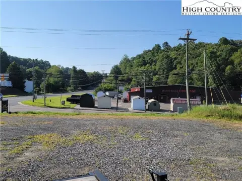 Highway Commercial Property in West Jefferson