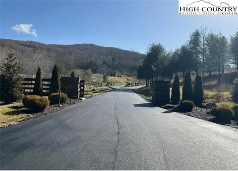 Mountain View Land in Spruce Pine