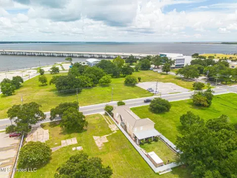 Biloxi Commercial Opportunity Near Casino Row