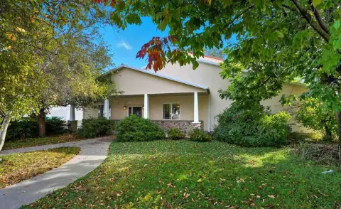 Versatile Commercial Space with Living