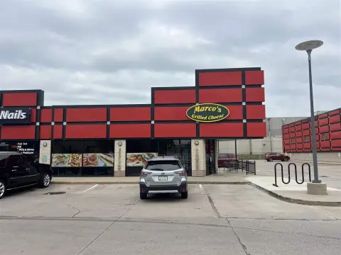 Restaurant Endcap Suite with Patio