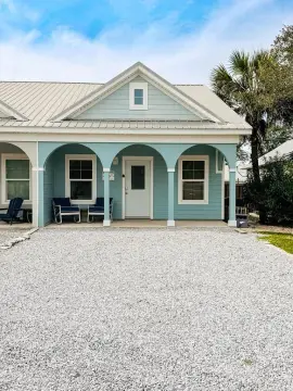 2BR/2BA Townhome with Screened Porches