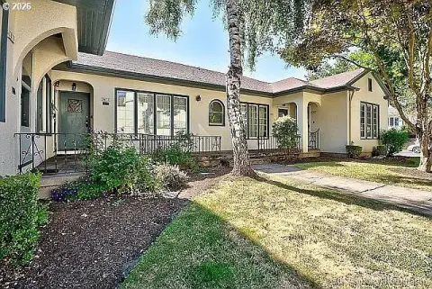 Landmark Six-Plex in Desirable Neighborhood