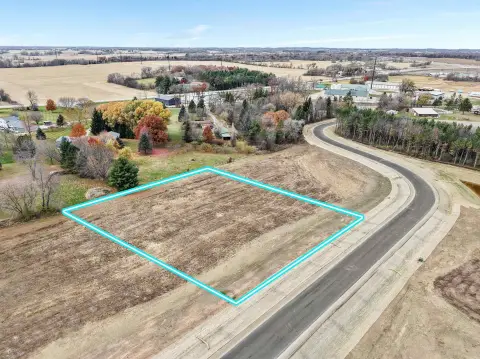 Spacious Homesite in Hawks View