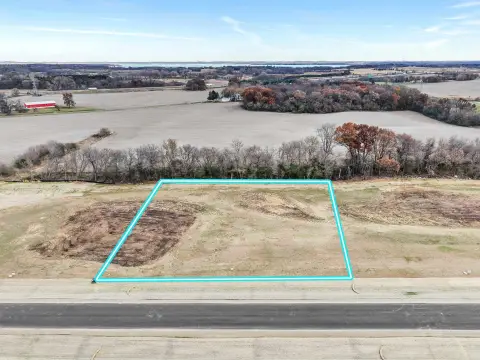 Spacious Homesite in Hawks View