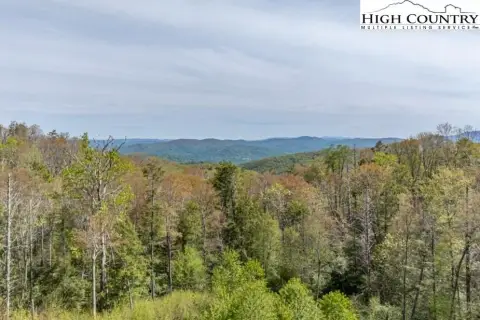 Scenic Land in Eagles Nest