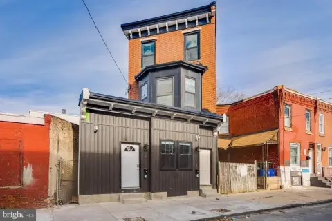 Fully Renovated Duplex with Laundry