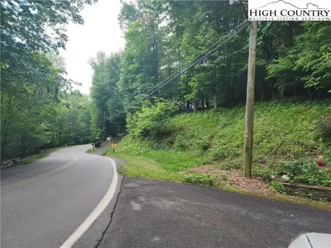 Land Near Beech Mountain Club