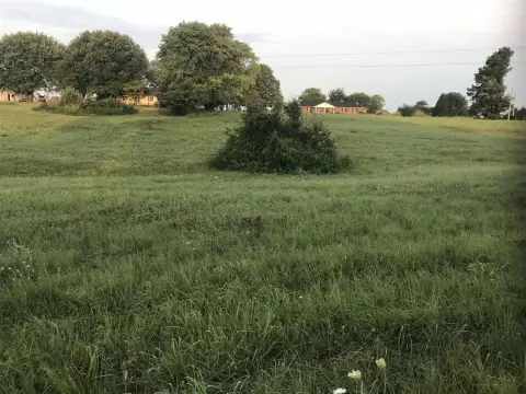 Residential Land in Oakland, KY