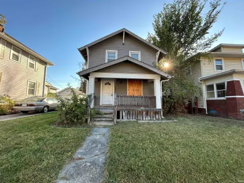 Two-Story Home in Fort Wayne