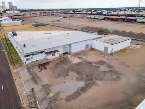Warehouse with Fenced Yard