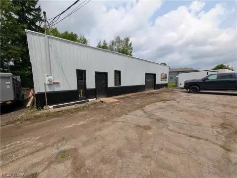 Flex Space With Garage Bays