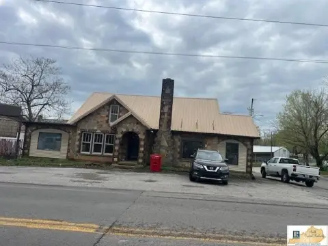 Commercial Land in Tompkinsville, KY