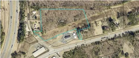 Commercial Land with Two Entrances