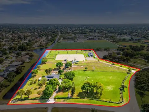 Equestrian Facility with Stalls Available