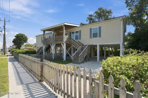 Furnished Duplex with Outdoor Areas