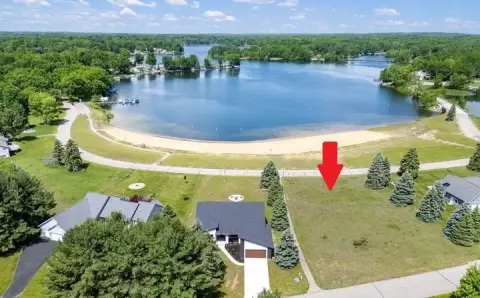 Half-Acre Lot Overlooking Main Lake