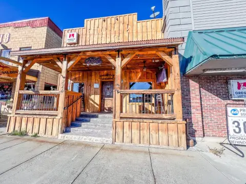 Turnkey Restaurant and Bar Opportunity