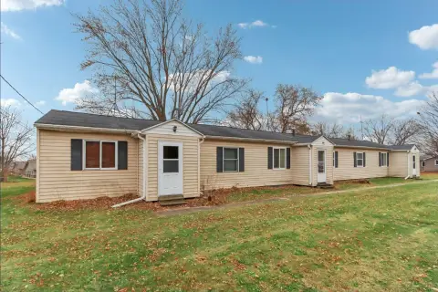 Lake Mills Triplex with Garages