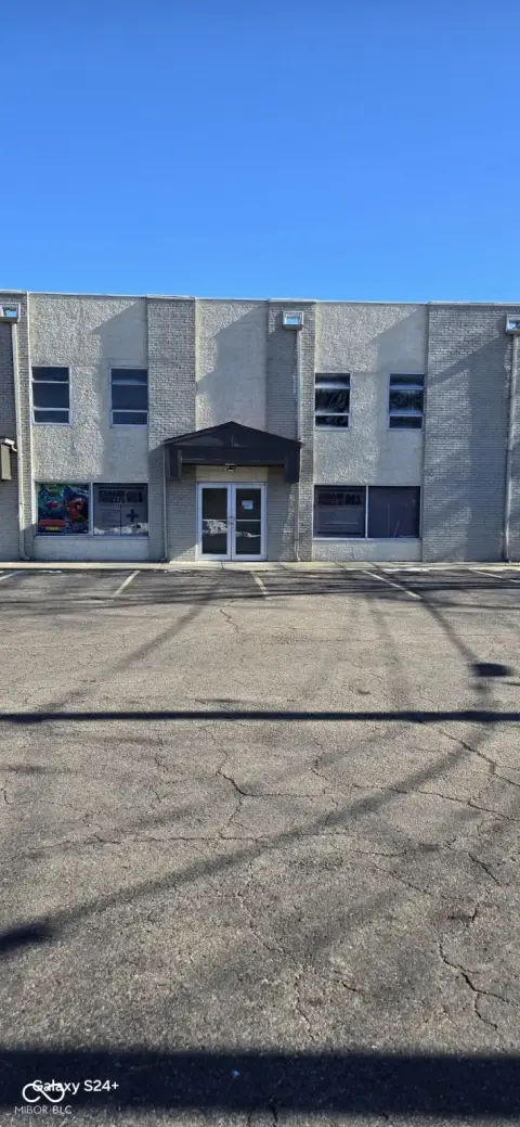 Retail Space in High-Visibility Center