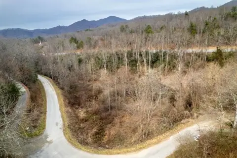 Unrestricted Acreage Near Tuckasegee River