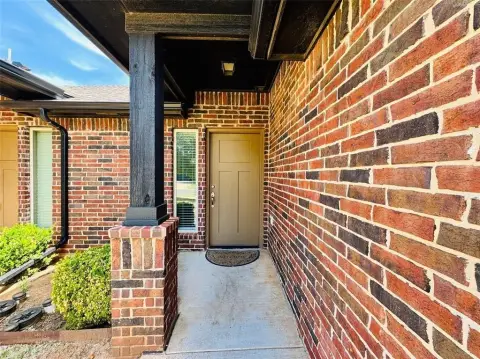 Three-Bedroom Duplex with Covered Patio