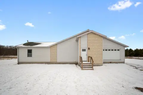 Live/Work Property with Heated Shop